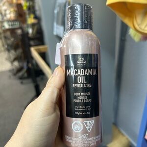 VELMENT Macadamia Oil Revitalizing Body Mousse - Rose Metallic